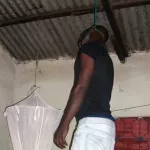 dabou-un-instituteur-soupconnant-son-epouse-de-le-tromper-retrouve-pendu-dans-sa-cuisine