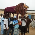 cercueil-fantaisiste-voici-comment-les-morts-sont-enterres-au-ghana