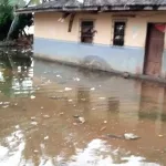 yopougon-crue-de-la-lagune-ebrie-le-village-de-beago-inonde-l-appel-au-secours-du-chef-de-village