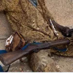 bouake-commis-a-la-surveillance-d-un-quartier-residentiel-un-dozo-desarme-par-des-bandits-son-arme-et-la-somme-de-10-000-francs-emportees