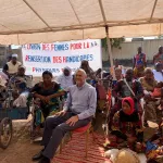 l-ambassadeur-richard-bell-a-echange-avec-les-populations-et-visite-des-projets-finances-par-le-gouvernement-americain-a-yamoussoukro-beoumi-et-bouake