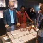 dubai-developpement-et-tourisme-des-influenceurs-et-des-journalistes-a-la-decouverte-de-la-demesure-des-marches-d-or-et-de-textile-envahis