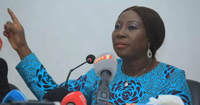 conge-anticipe-actes-de-violences-dans-les-etablissements-scolaires-la-ministre-kandia-camara-brandit-l-epee-les-auteurs-seront-radies-des-ecoles-du-pays