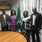 expulsion-de-nathalie-yamb-la-presidente-de-lider-remet-un-document-a-la-representante-de-l-ua-en-cote-d-ivoire