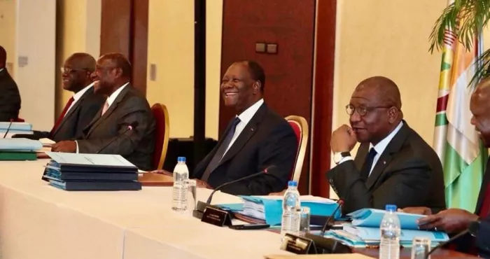 le-chef-de-l-etat-a-preside-le-dernier-conseil-des-ministres-de-l-annee-2019-a-yamoussoukro