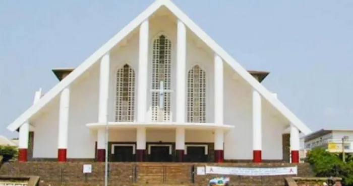 cameroun-la-cathedrale-de-yaounde-braquee