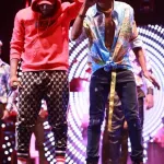 hue-et-lynche-au-concert-de-dj-mix-debordo-leekunfa-exfiltre-du-palais-de-la-culture