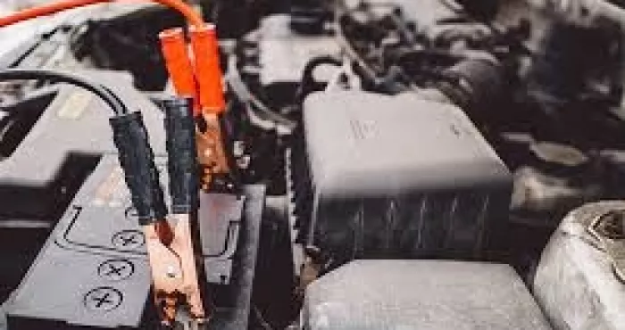 astuces-pour-recharger-la-batterie-de-sa-voiture