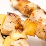 plat-detox-brochettes-de-poulet-a-l-ananas