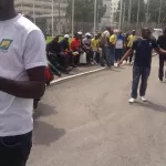 tension-sociale-800-employes-de-la-poste-ci-reclament-des-salaires-impayes