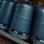 abobo-en-pleine-cuisson-des-voleurs-debranchent-une-bouteille-de-gaz-sous-une-sauce-et-l-emportent