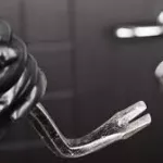 yopougon-banditisme-des-bouteilles-de-liqueur-et-des-millions-de-f-cfa-voles-dans-un-commerce