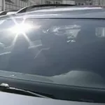 astuces-pour-nettoyer-son-pare-brise-de-maniere-efficace