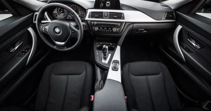 astuces-pour-nettoyer-l-habitacle-de-sa-voiture