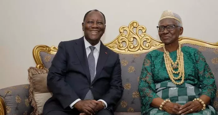 sakassou-visite-du-president-ouattara-a-la-reine-des-baoules-sa-majeste-nanan-akoua-boni-ii-lui-a-reitere-le-soutien-du-peuple-baoule