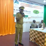abidjan-le-prefet-vincent-toh-bi-raconte-son-enfance-difficile-la-vie-etait-tellement-difficile-qu-on-a-mange-de-cour-en-cour