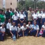 lutte-contre-la-deforestation-une-ong-initie-une-operation-de-planting-d-arbres-dans-un-etablissement-a-bingerville