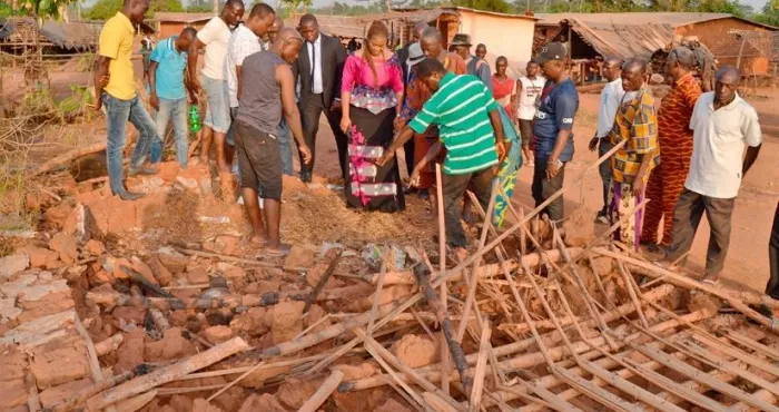 bilahio-sous-prefecture-de-guiberoua-un-enfant-tue-dans-une-explosion-d-un-bidon-d-essence-myss-belmonde-dogo-porte-assistance-a-la-famille-eploree