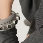 innovation-technologique-ce-bracelet-de-silence-brouille-l-enregistrement-de-vos-conversations