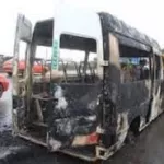 adjame-un-badjan-evite-un-vehicule-et-renverse-tous-ses-passagers-sur-le-bitume-des-blesses-grave