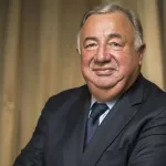 situation-politique-dernier-sejour-du-president-du-senat-francais-en-cote-d-ivoire-guikahue-remet-un-document-confidentiel-a-gerard-larcher