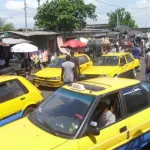 port-bouet-des-chauffeurs-en-colere-annoncent-une-greve-pour-paralyser-la-commune-un-commissaire-de-police-gravement-accuse-reagit