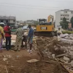 deguerpissement-a-akouedo-la-population-sur-le-pied-de-guerre-eglises-marches-villas-maquis-maisons-demolis