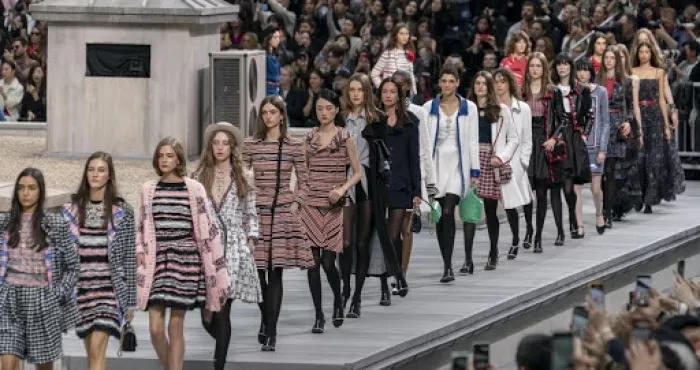 covid-19-la-maison-de-mode-chanel-paris-de-nouveau-touchee