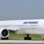 coronavirus-fermeture-des-frontieres-air-france-envahie-par-des-usagers-au-plateau