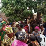 coronavirus-non-respect-des-mesures-a-ferkessedougou-la-police-interrompt-les-festivites-d-un-mariage-coutumier-et-confisque-le-materiel-de-sonorisation