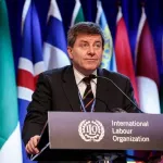 consequences-du-covid-19-sur-l-economie-le-message-poignant-du-dg-de-l-oit-aux-gouvernants-nous-avons-une-chance-de-sauver-des-millions-d-emplois