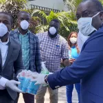 lutte-contre-le-covid-19-le-mouvement-en-avant-pour-marcory-met-a-la-disposition-de-la-mairie-de-marcory-4000-gels-lavant-et-hydro-alcooliques-d-une-valeur-de-plus-de-2-millions-de-fcfa