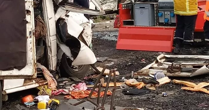 dimanche-noir-sur-l-autoroute-du-nord-collision-entre-un-minicar-massa-et-un-vehicule-4x4-31-victimes-dont-10-deces