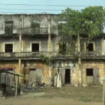 grand-bassam-lutte-contre-le-coronavirus-des-populations-jouent-au-chat-et-a-la-souris-avec-les-forces-de-l-ordre