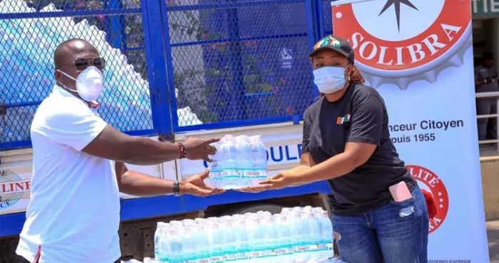 solibra-offre-4-000-bouteilles-d-eau-au-gspm-et-au-bps