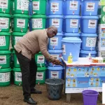lutte-contre-le-covid-19-a-samatiguila-le-maire-lancine-diaby-fait-des-dons-et-sensibilise-aux-respects-des-mesures