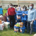 lutte-contre-le-covid-19-la-2a-fesci-d-adjara-sangare-offre-400-kits-d-equipements-sanitaires-et-des-vivres-aux-etudiants-de-l-universite-felix-houphouet-boigny-d-abidjan