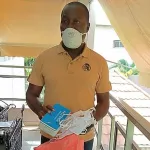 lutte-contre-le-coronavirus-dans-le-moronou-le-contre-amiral-ange-kessi-apporte-son-soutien-a-ses-collaborateurs-et-aux-agents-des-forces-de-l-ordre-de-la-region