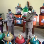 taabo-prevention-des-risques-de-contamination-lies-au-covid-19-le-maire-vole-au-secours-des-populations-un-lot-de-kits-sanitaires-de-plus-d-1-million-fcfa-offert-aux-habitants-de-la-commune