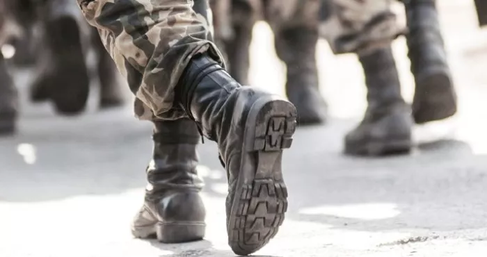 covid-19-application-du-couvre-feu-des-agents-de-forces-de-defense-et-de-securite-tabasses-en-pleine-patrouille-suspension-de-la-delivrance-des-demandes-de-sortie