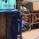 ouragahio-un-conducteur-de-tricycle-fait-ecraser-un-eleve-par-un-camion