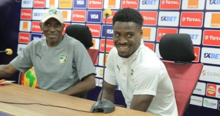 football-elephants-de-cote-d-ivoire-serge-aurier-salue-le-travail-remarquable-de-kamara-ibrahim-c-est-une-grande-fierte-de-l-avoir-eu-en-tant-qu-entraineur