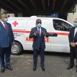 coronavirus-une-ambulance-de-35-millions-offert-a-aka-aouele-par-des-entreprises-d-automobiles-et-de-construction-de-chr