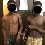 yopougon-agression-a-la-machette-et-au-couteau-un-eleve-de-4eme-et-son-ami-interpelles-au-camp-militaire-par-la-police-en-plein-couvre-feu