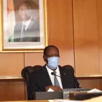 lutte-contre-la-propagation-du-coronavirus-le-gouvernement-commande-100-millions-de-masques-et-proroge-l-etat-d-urgence