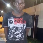 abobo-un-eleve-de-terminale-soutire-une-botte-de-fers-dans-un-magasin-en-plein-couvre-feu