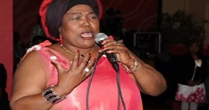 affaire-500-millions-fcfa-du-burida-apres-aicha-kone-une-autre-gloire-de-la-musique-ivoirienne-des-annees-80-en-colere-reine-pelagie-ils-nous-taxent-d-artistes-has-been