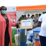 lutte-contre-la-covid-19-en-cote-d-ivoire-anne-ouloto-sensibilise-les-populations-du-milieu-rural