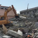 24-h-apres-l-effondrement-d-un-immeuble-a-cocody-abatta-des-parents-des-victimes-encore-sous-les-decombres-denoncent-la-lenteur-des-travaux-de-recherches