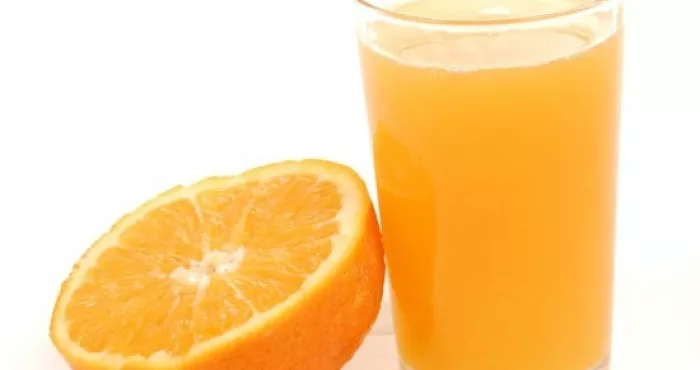le-jus-d-orange-naturel-est-conseille-dans-cette-periode-de-jeune-melee-au-covi-19